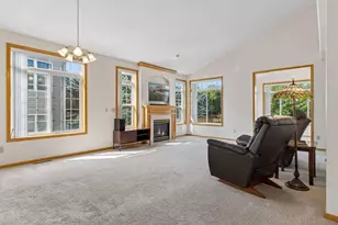 2485 Prairie Oak Trail, Woodbury, MN 55125 - Photo 4