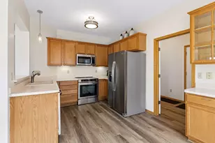2485 Prairie Oak Trail, Woodbury, MN 55125 - Photo 6