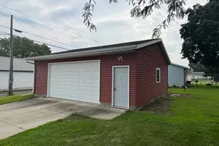 901 S Minnesota St, New Ulm, MN 56073 - Photo 2