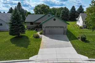 1276 Westbrook Cir, Alexandria, MN 56308 - Photo 2