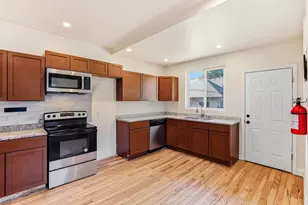 852 Ashland Ave, Saint Paul, MN 55104 - Photo 10