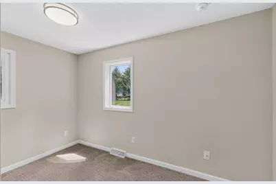3225 Pinewood Road SE, Rochester, MN 55904 - Photo 8
