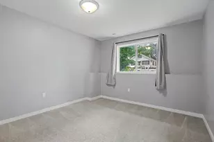 953 Wilson Ave, Saint Paul, MN 55106 - Photo 12
