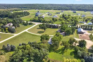 7559 Safari Ct NW, Rochester, MN 55901 - Photo 2
