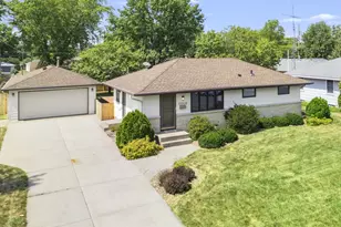 10006 Chicago Ave S, Bloomington, MN 55420 - Photo 2