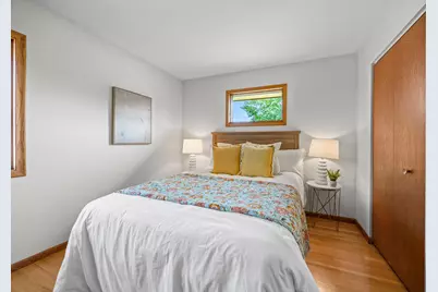 10006 Chicago Avenue S, Bloomington, MN 55420 - Photo 14