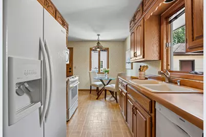 10006 Chicago Avenue S, Bloomington, MN 55420 - Photo 6