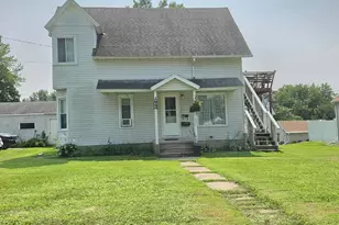 324 E 5th St, Saint Charles, MN 55972 - Photo 1