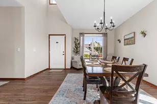8421 Blazing Star Cir, Shakopee, MN 55379 - Photo 10