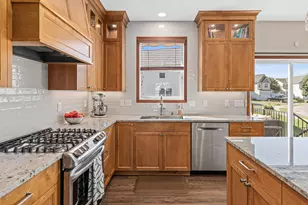 8421 Blazing Star Cir, Shakopee, MN 55379 - Photo 6