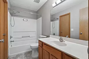 1191 Highpoint Curve, Shakopee, MN 55379 - Photo 14