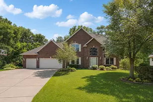 1401 Larkspur Ct, Woodbury, MN 55129 - Photo 2