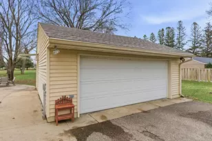 2304 15th Ave SW, Austin, MN 55912 - Photo 34