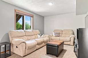 2331 Schoolmaster Dr, Chaska, MN 55318 - Photo 38