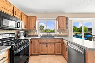 2331 Schoolmaster Dr, Chaska, MN 55318 - Photo 14