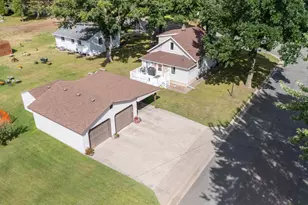 712 4th St SW, Little Falls, MN 56345 - Photo 2
