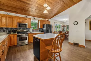 2908 Roosevelt St NE, Saint Anthony, MN 55418 - Photo 2