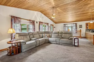 2908 Roosevelt St NE, Saint Anthony, MN 55418 - Photo 8