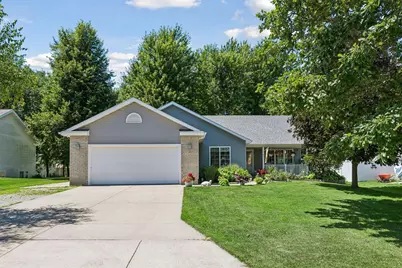 821 Lancer Drive NE, Owatonna, MN 55060 - Photo 2