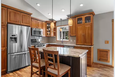 13632 Bryant Place S, Burnsville, MN 55337 - Photo 4