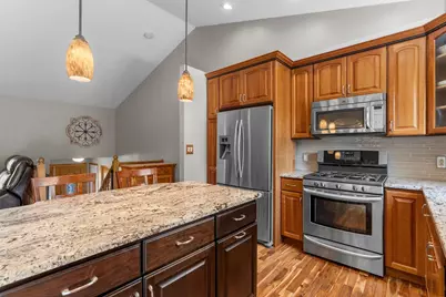 13632 Bryant Place S, Burnsville, MN 55337 - Photo 6