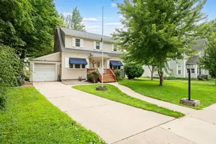 303 1st St SW, Austin, MN 55912 - Photo 1