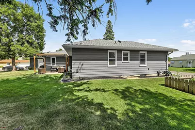 211 Cedar Avenue S, Watkins, MN 55389 - Photo 6