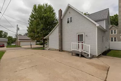 105 4th St NW, Kasson, MN 55944 - Photo 4