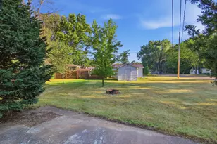 1002 W Spruce St, Chippewa Falls, WI 54729 - Photo 32