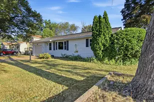 1002 W Spruce St, Chippewa Falls, WI 54729 - Photo 24