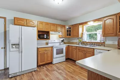 1002 W Spruce Street, Chippewa Falls, WI 54729 - Photo 2