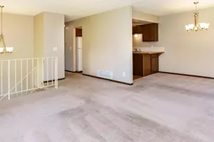 10323 Balsam Ln, Eden Prairie, MN 55347 - Photo 4