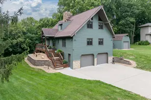 314 Meadow Woods Dr, Mankato, MN 56001 - Photo 1