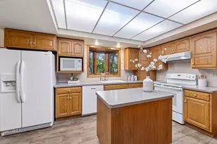 18503 Hanus Rd, Minnetonka, MN 55345 - Photo 6