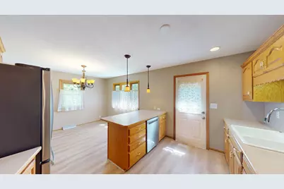 902 3rd Avenue S, Albert Lea, MN 56007 - Photo 2