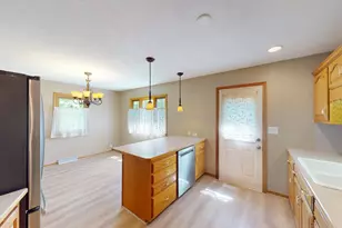 902 3rd Ave S, Albert Lea, MN 56007 - Photo 2