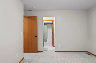 8488 Powers Pl, Chanhassen, MN 55317 - Photo 26