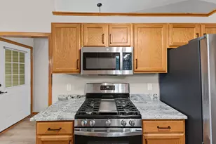 8488 Powers Pl, Chanhassen, MN 55317 - Photo 14