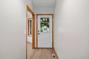 8488 Powers Pl, Chanhassen, MN 55317 - Photo 6