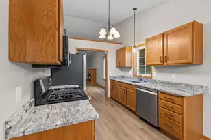 8488 Powers Pl, Chanhassen, MN 55317 - Photo 16