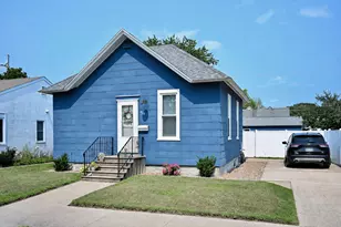 410 E King St, Winona, MN 55987 - Photo 2