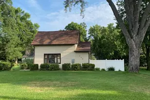 302 4th St S, Princeton, MN 55371 - Photo 6