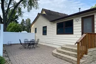 302 4th St S, Princeton, MN 55371 - Photo 2