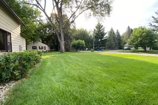 302 4th St S, Princeton, MN 55371 - Photo 8