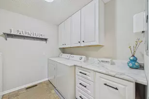 1240 County Rd D E, Maplewood, MN 55109 - Photo 12