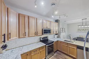 1240 County Rd D E, Maplewood, MN 55109 - Photo 8