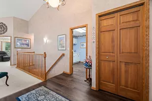 232 Wildflower Ct, Vadnais Heights, MN 55127 - Photo 4