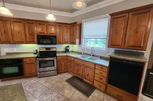 10599 State Hwy 56, Le Roy, MN 55951 - Photo 4