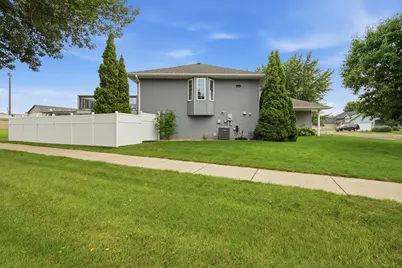 653 Grayhawk Dr, Mankato, MN 56001 - Photo 34