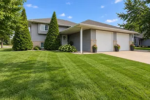 653 Grayhawk Dr, Mankato, MN 56001 - Photo 2